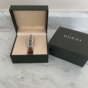 (PRICE IS FIRMED )💯% Authentic GUCCI 1500L Series Horsebit bangle/watch (Small)